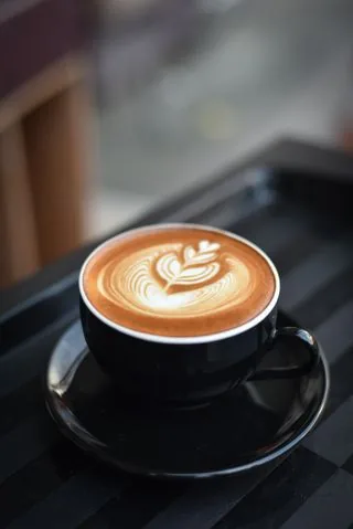 Cappuccino com desenho na espuma